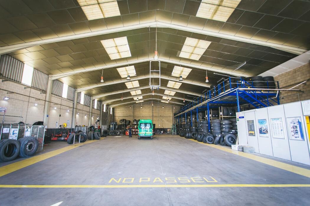 Images Euromaster Pneumàtics Perelló Truck Solution