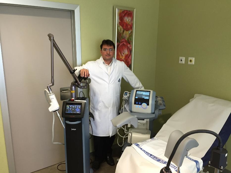 Images UNIDAD DE GINECOESTÉTICA LÁSER DR.FERNANDO AZNAR INSTITUTO CORDOBES DE GINECOLOGÍA