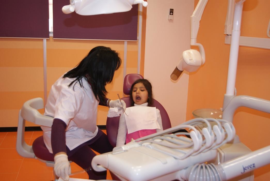 Images DENTALNEAT CLÍNICA DENTAL