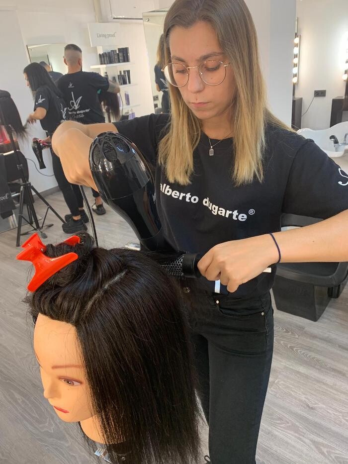 Images Alberto Dugarte Academia de Peluquería y Curso Maquillaje