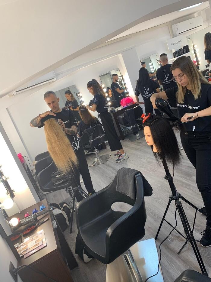 Images Alberto Dugarte Academia de Peluquería y Curso Maquillaje