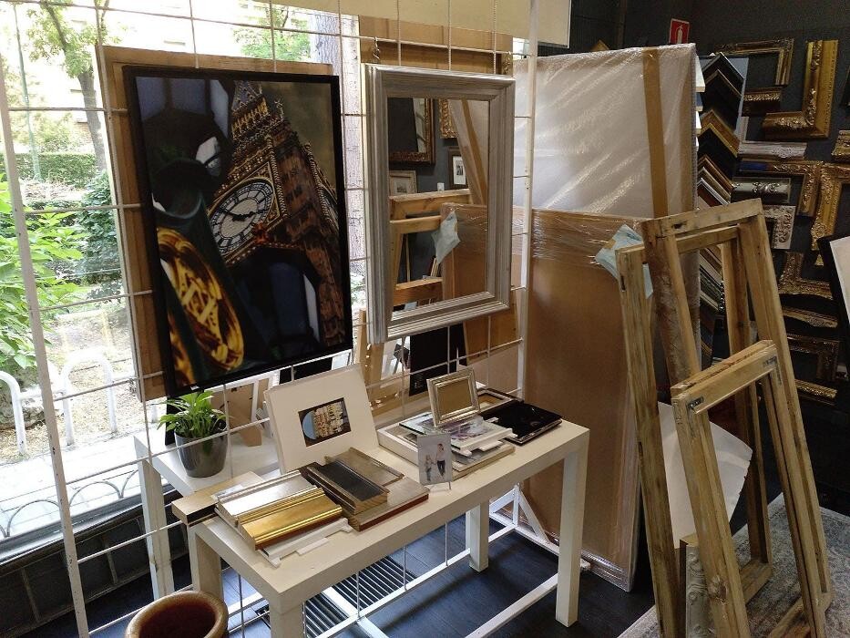 Images Magenta Taller de Marcos y Molduras