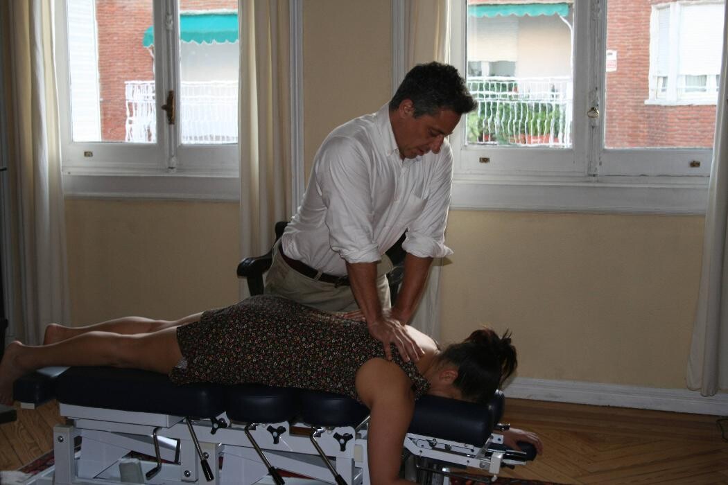 Images Quiropráctico Madrid Centro - José Villanueva - Doctor of Chiropractic