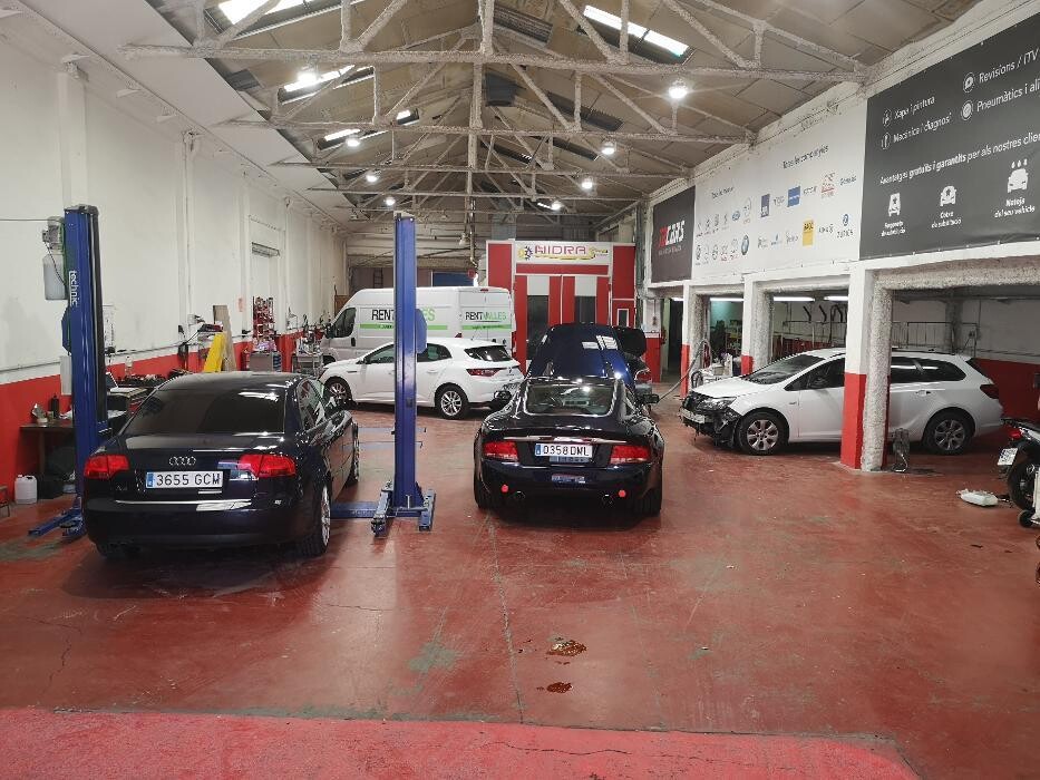 Images TRCARS Tecnics en Automoció