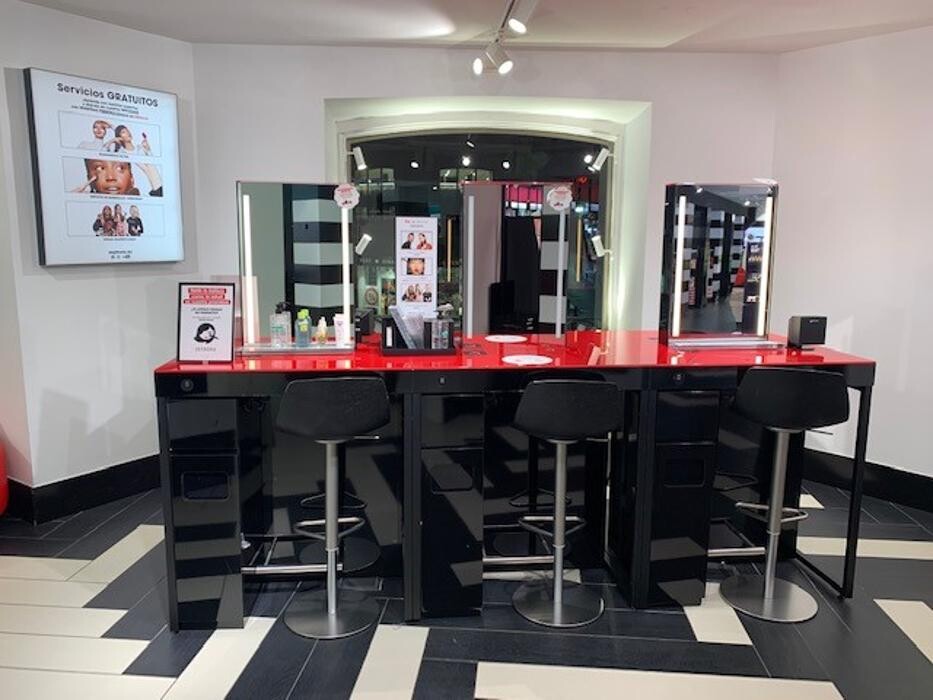 Images SEPHORA FLAGSHIP SOL