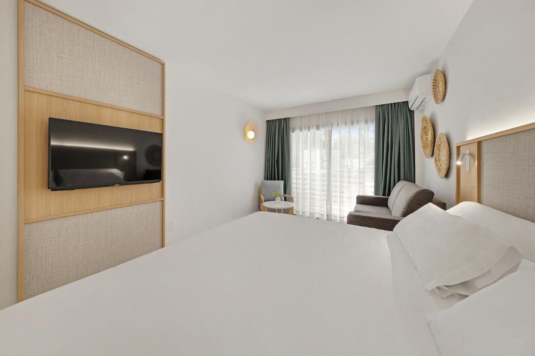 Images Occidental Cala Viñas