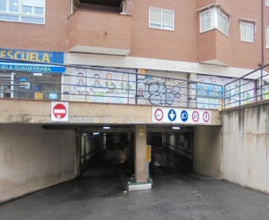 Images Parking Saba Estación Tren Villalba