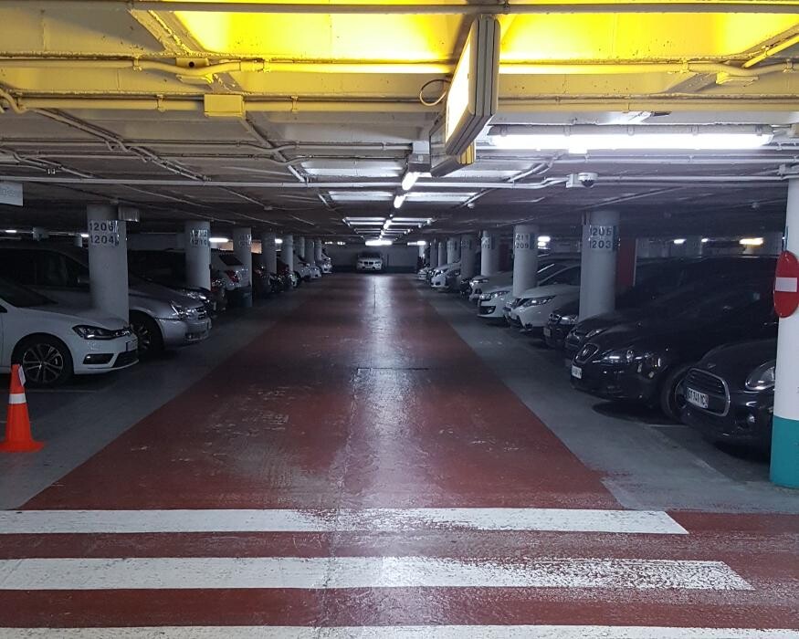Images Parking Saba Plaza Cataluña