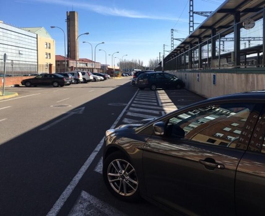 Images Parking Saba Estación Tren León