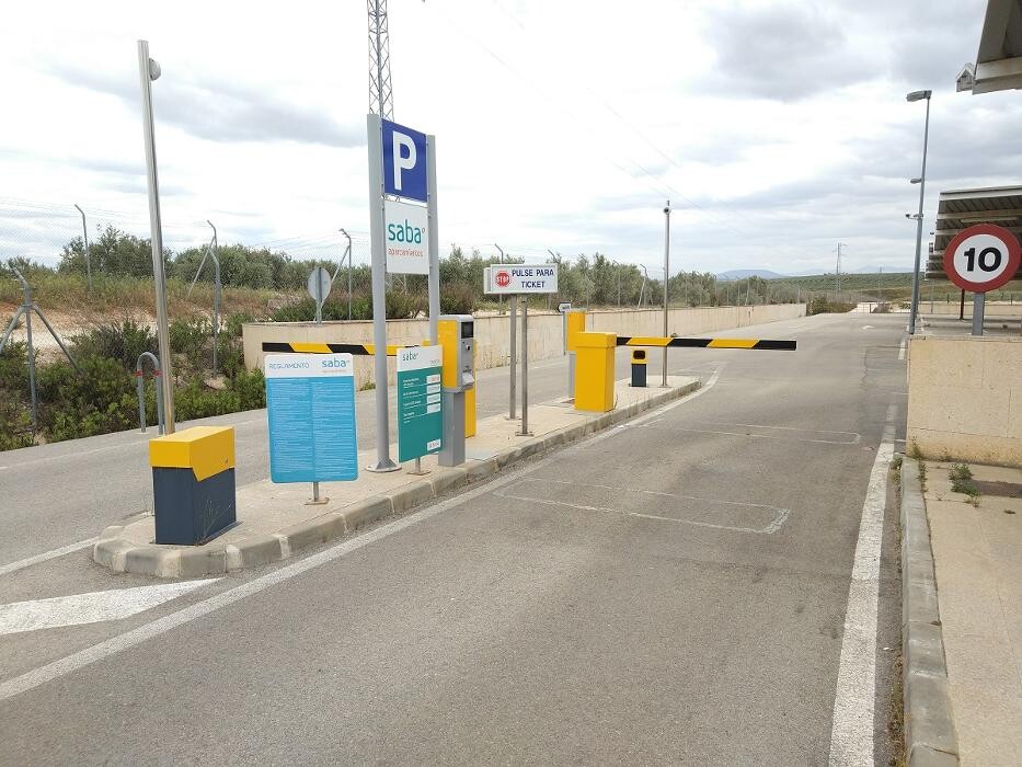 Images Parking Saba Estación Tren Puente Genil