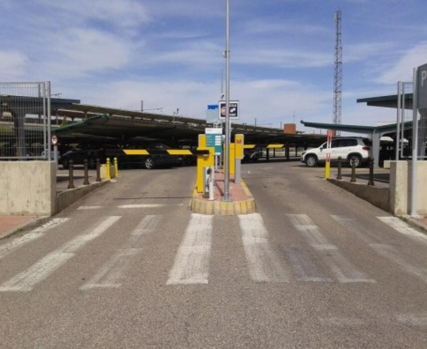 Images Parking Saba Estación Tren Ciudad Real