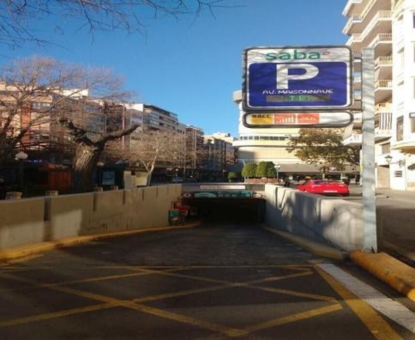 Images Parking Saba Maisonnave