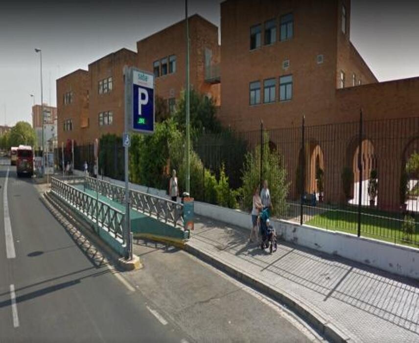 Images Parking Saba Hospital Macarena