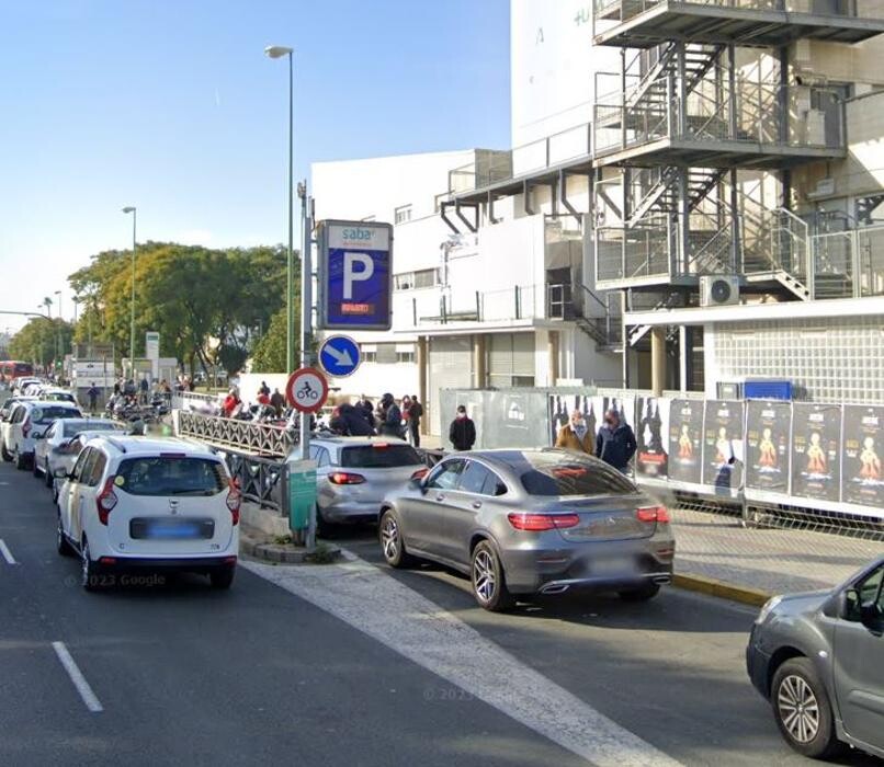 Images Parking Saba Hospital Macarena