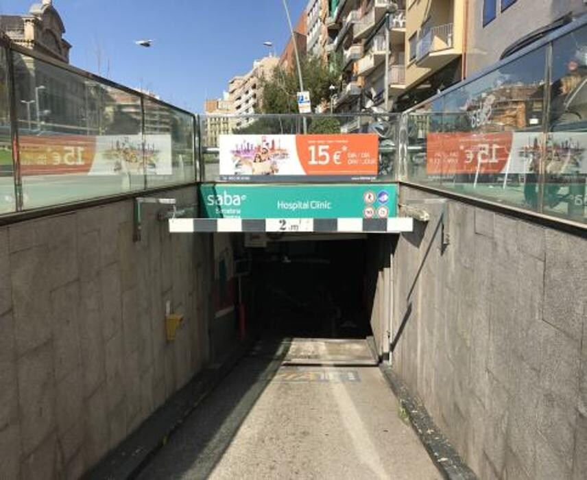 Images Parking Saba Bamsa Hospital Clínic - Còrsega