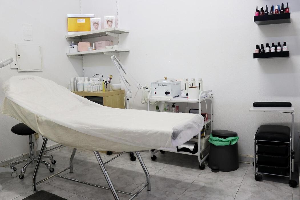 Images Peluquería y Estética Laris