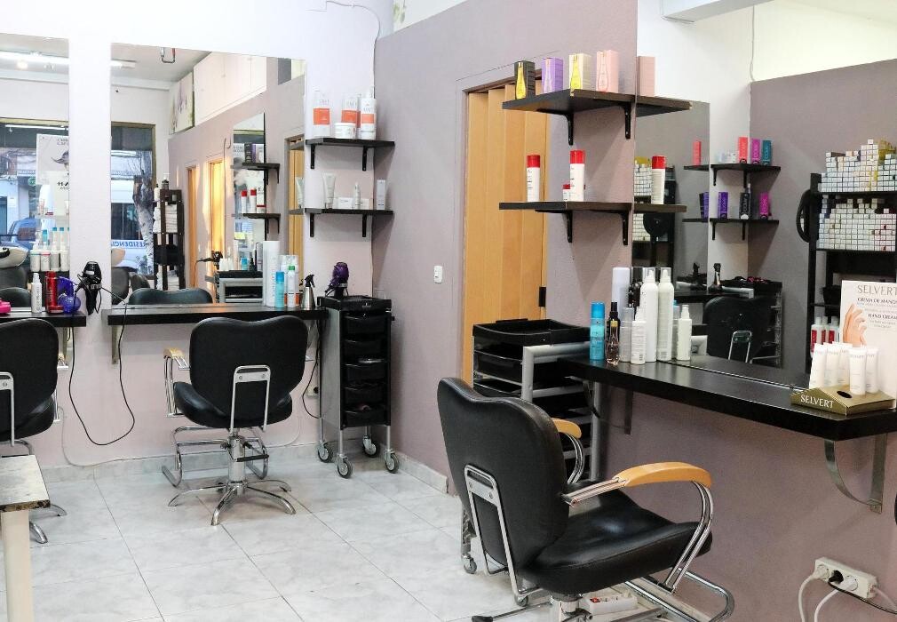 Images Peluquería y Estética Laris