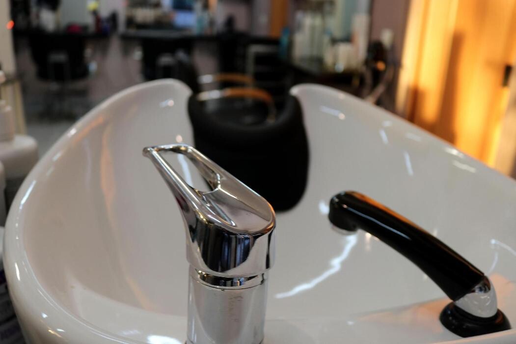 Images Peluquería y Estética Laris