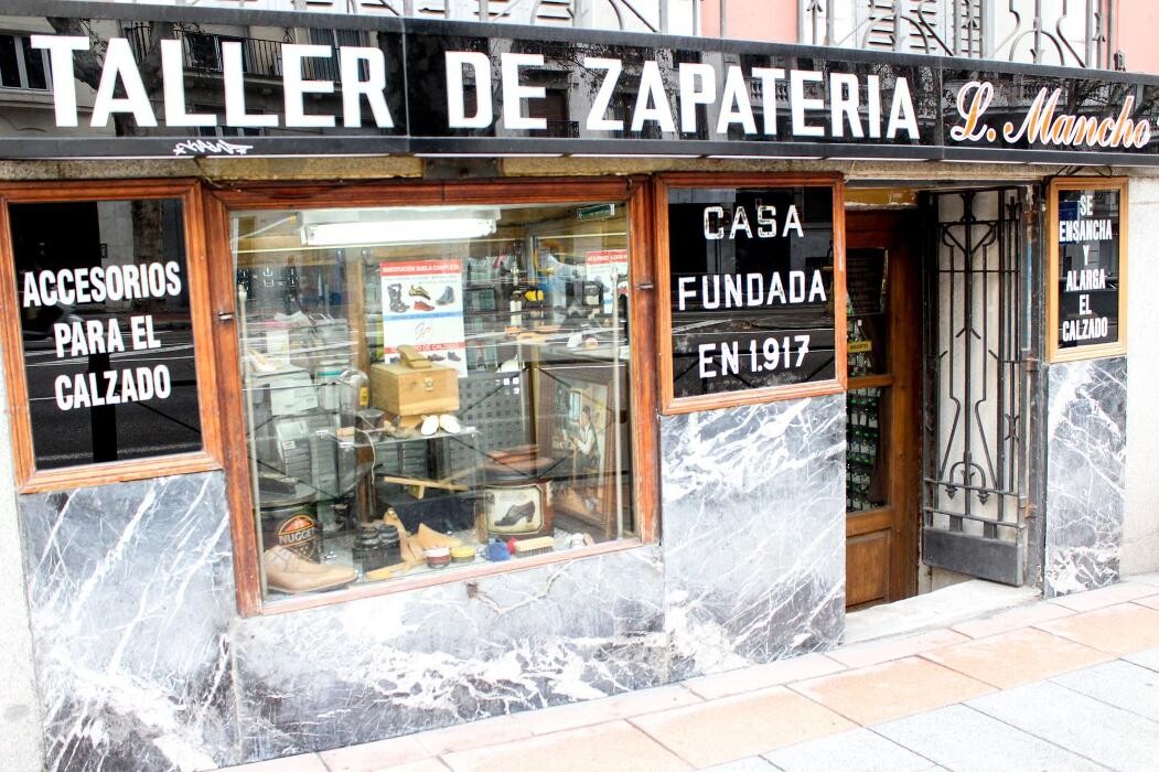 Images Taller Artesanal de Zapatería Luis Mancho