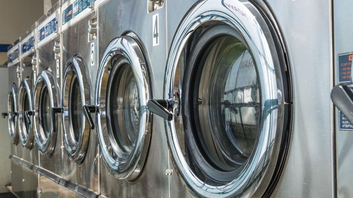 Images DRY CLEAN & LAUNDRY