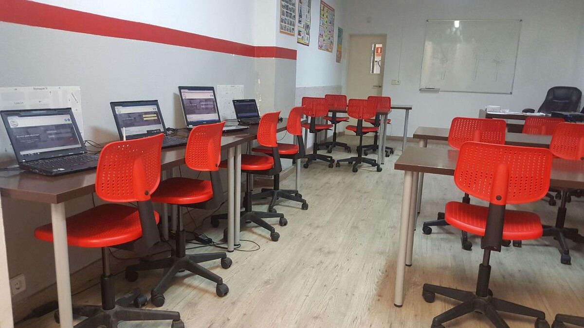 Images Autoescuela Ibiza Conduce