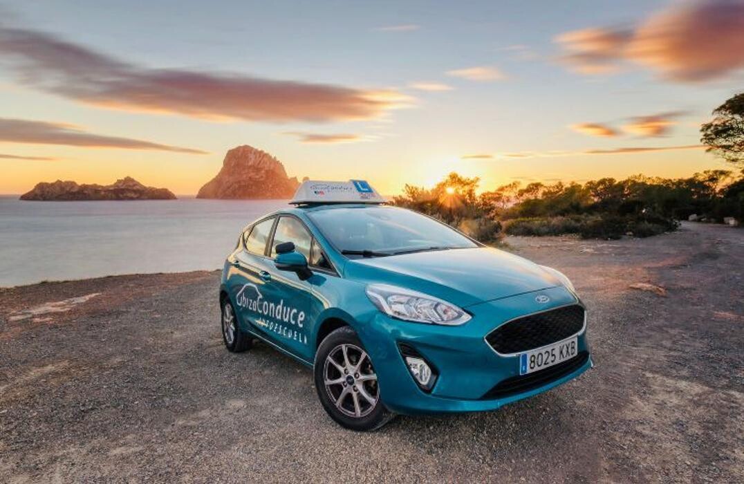 Images Autoescuela Ibiza Conduce