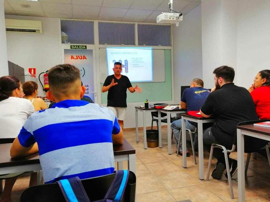Images Autoescuela Tiramillas