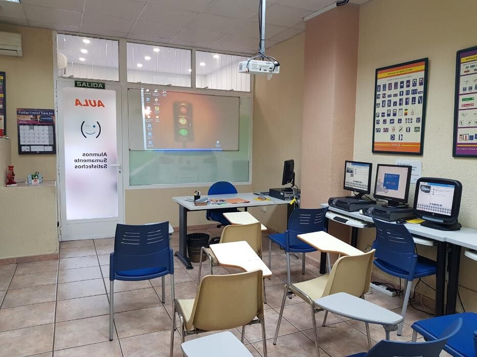 Images Autoescuela Tiramillas