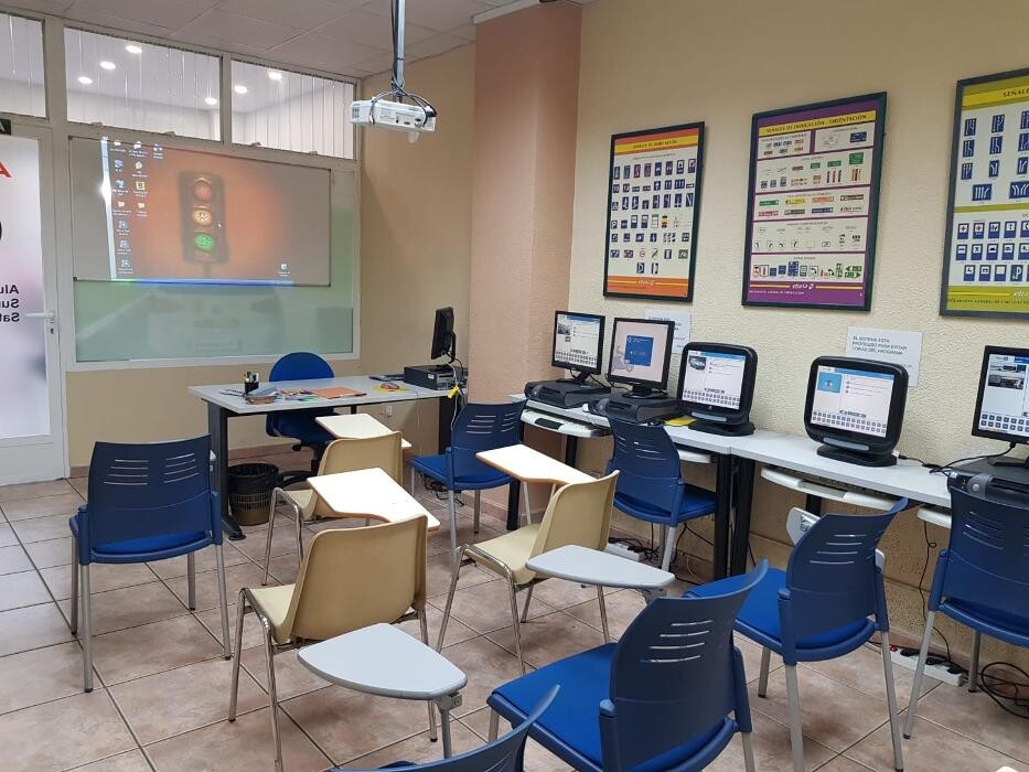 Images Autoescuela Tiramillas