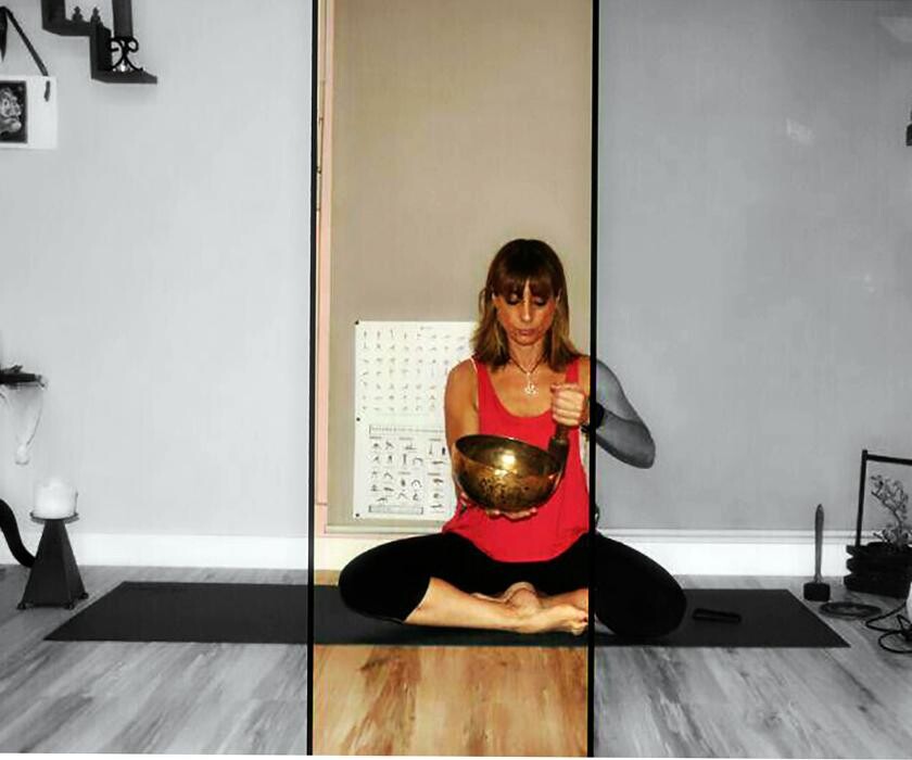 Images Izel Yoga