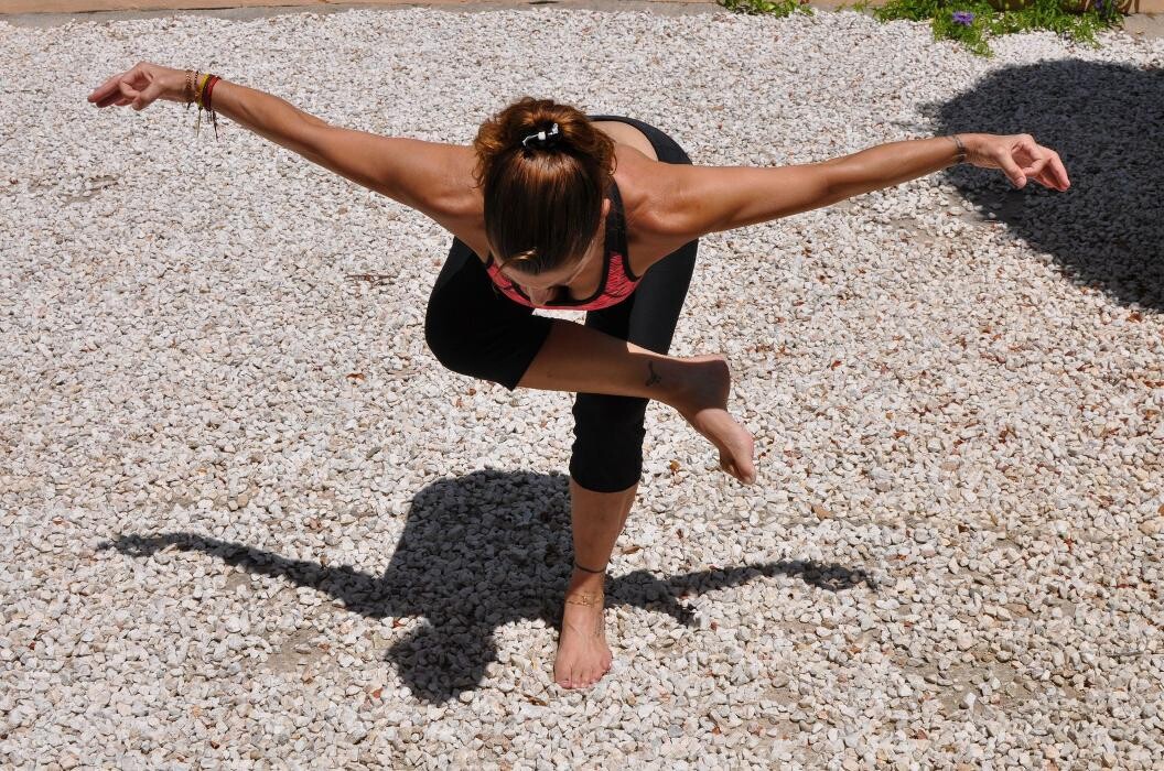 Images Izel Yoga
