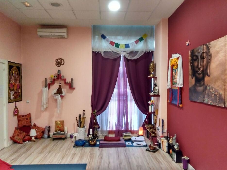 Images Izel Yoga