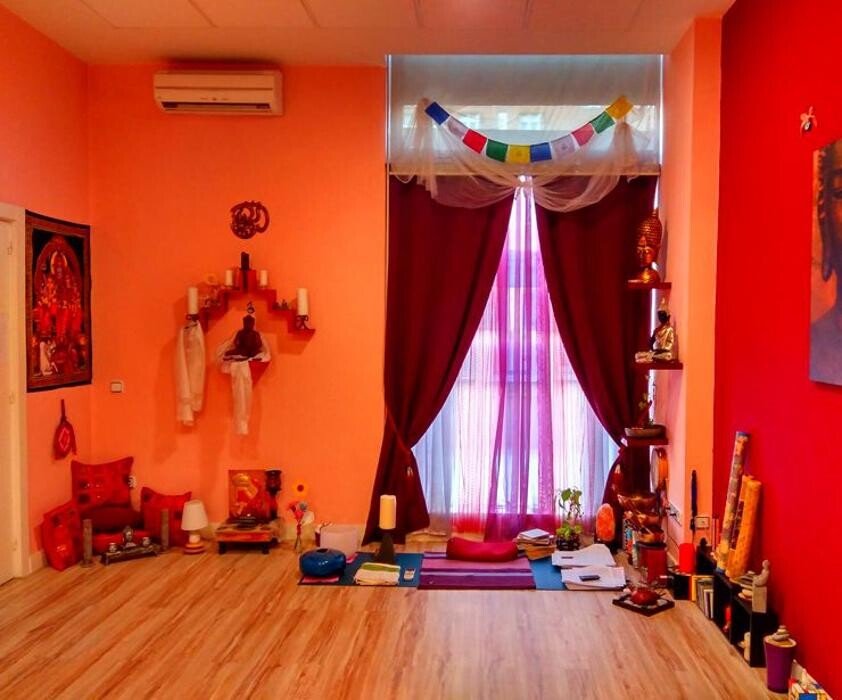Images Izel Yoga