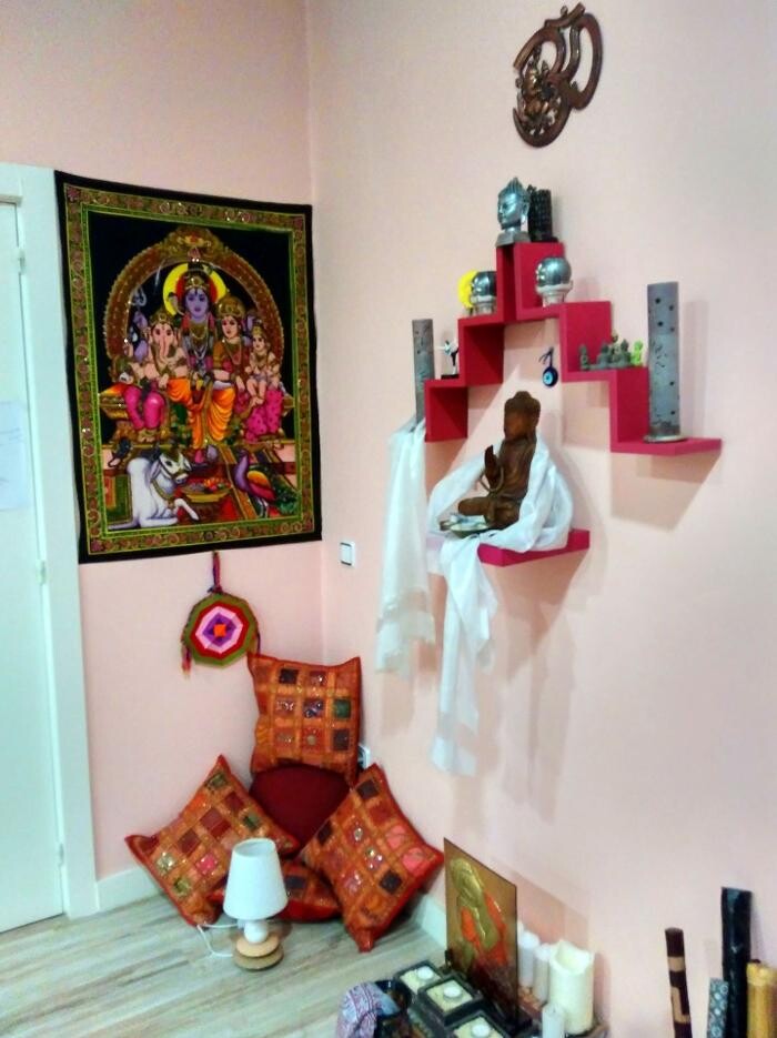 Images Izel Yoga