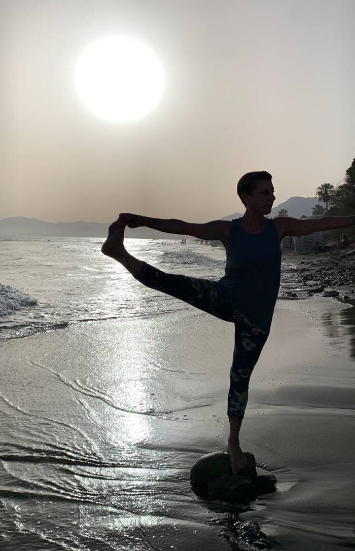 Images Izel Yoga