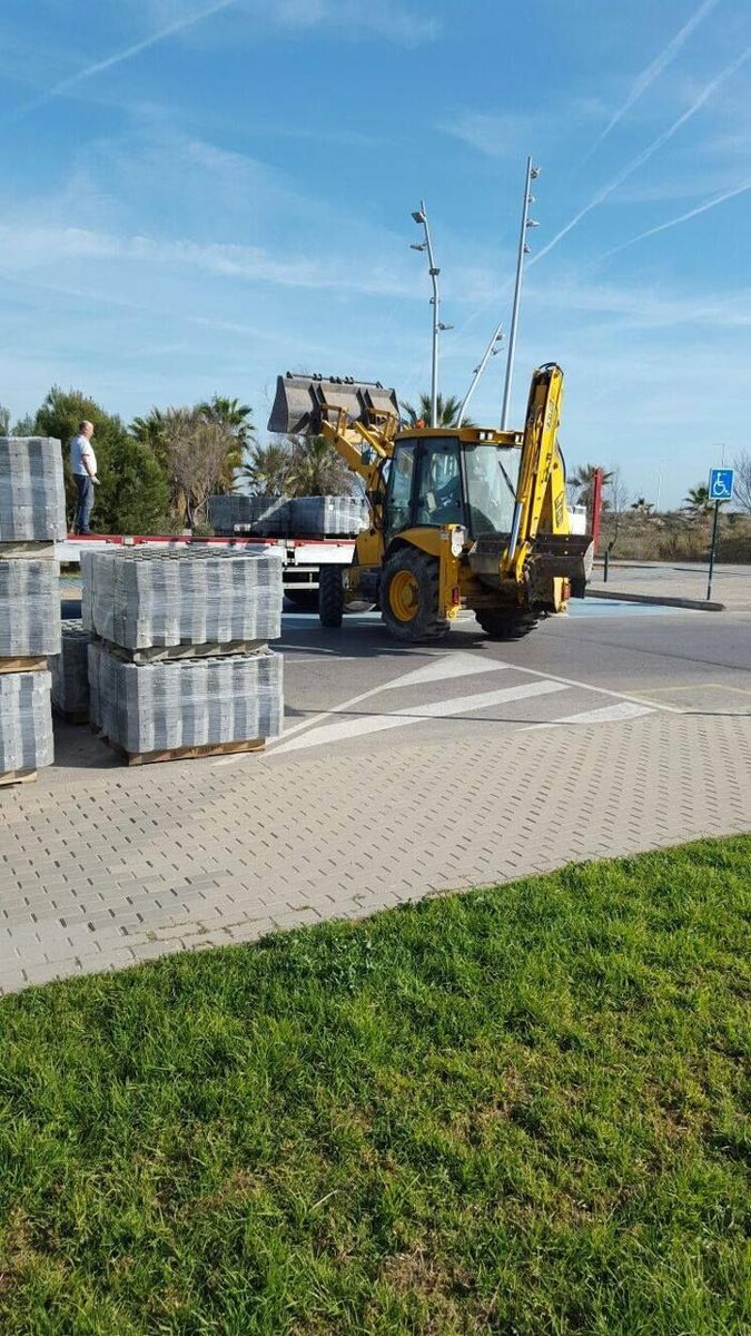 Images Tractores y Excavaciones Mores