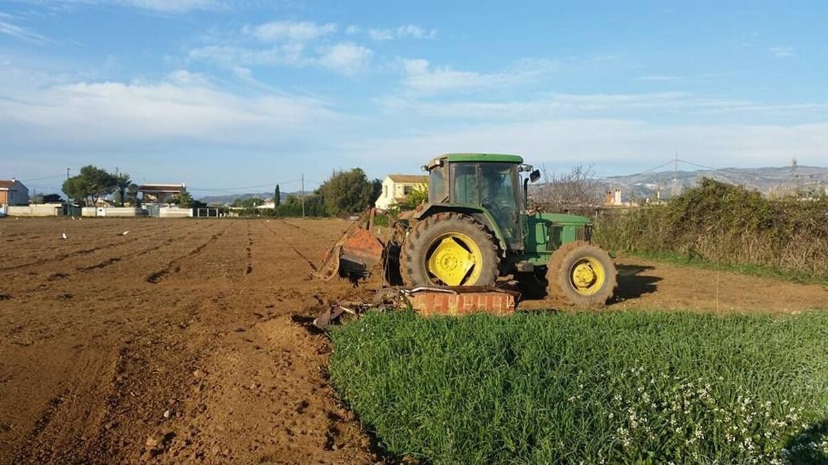 Images Tractores y Excavaciones Mores