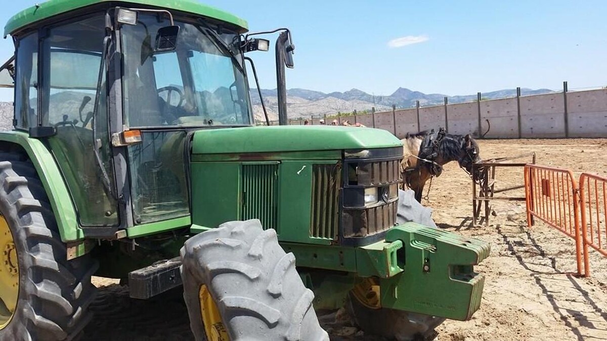 Images Tractores y Excavaciones Mores