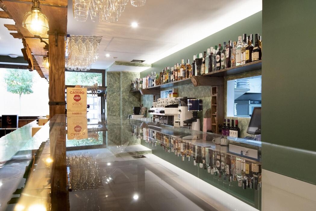 Images TABERNA TRES HERMANOS C/ANDRÓMEDA