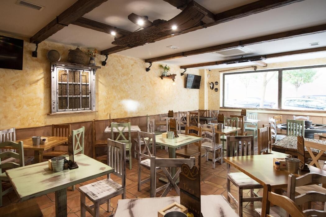 Images TABERNA TRES HERMANOS C/ANDRÓMEDA