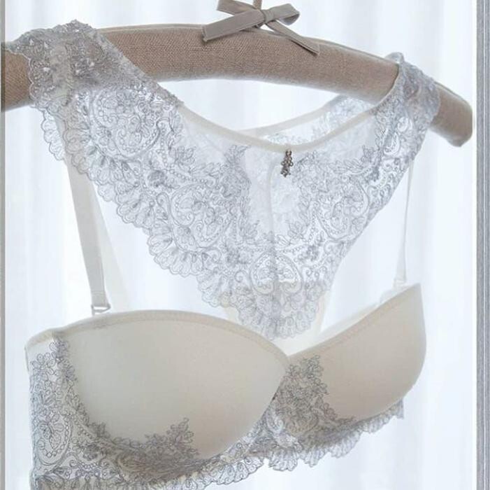 Images DÉJÀ VU LINGERIE