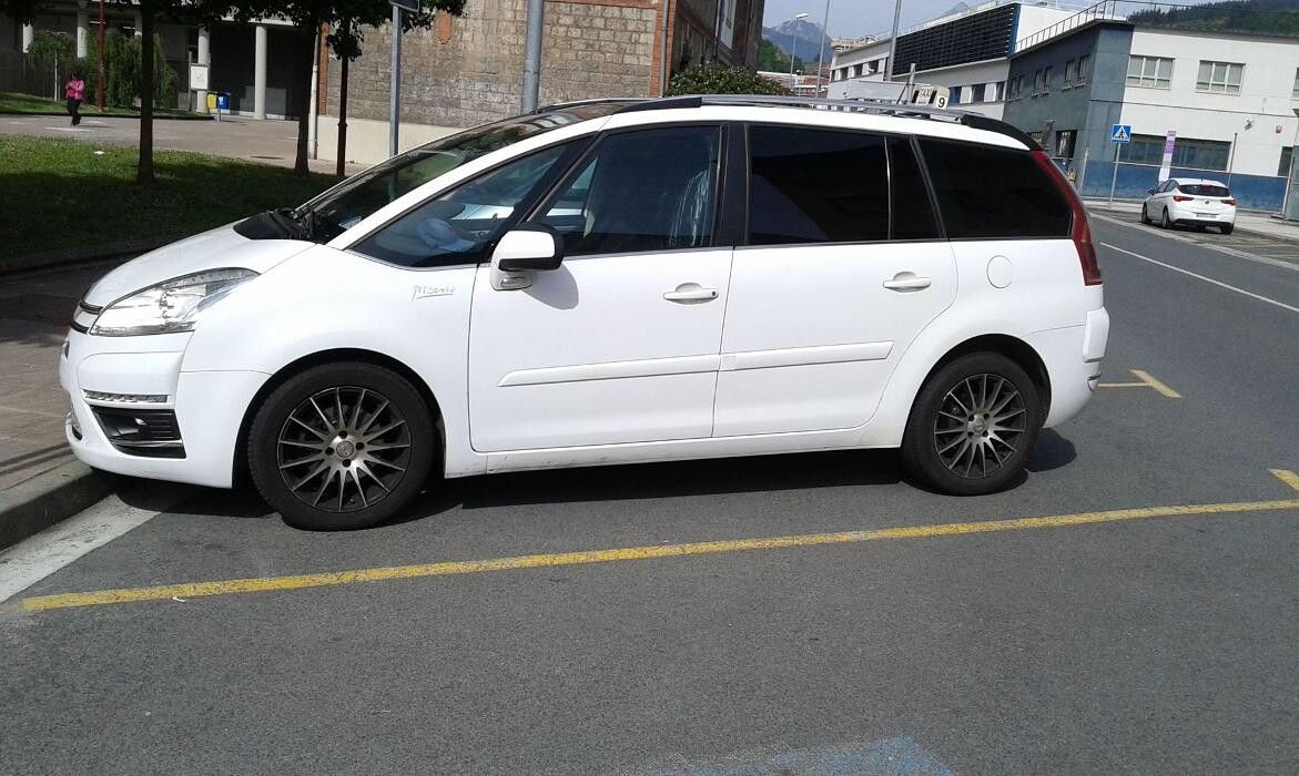 Images Taxi Service Bergara