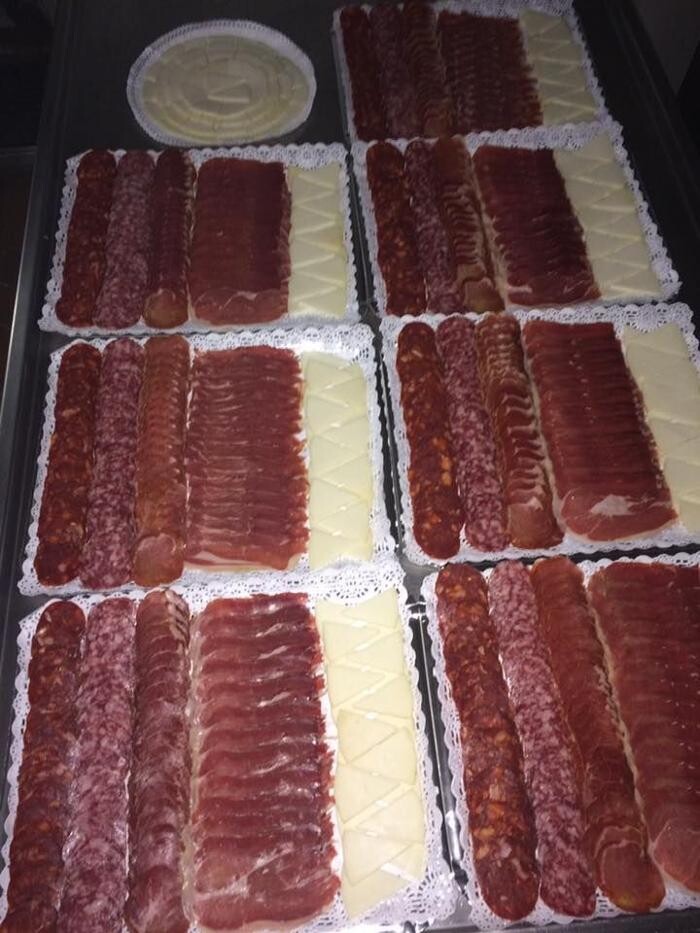 Images Jamones y embutidos zarza