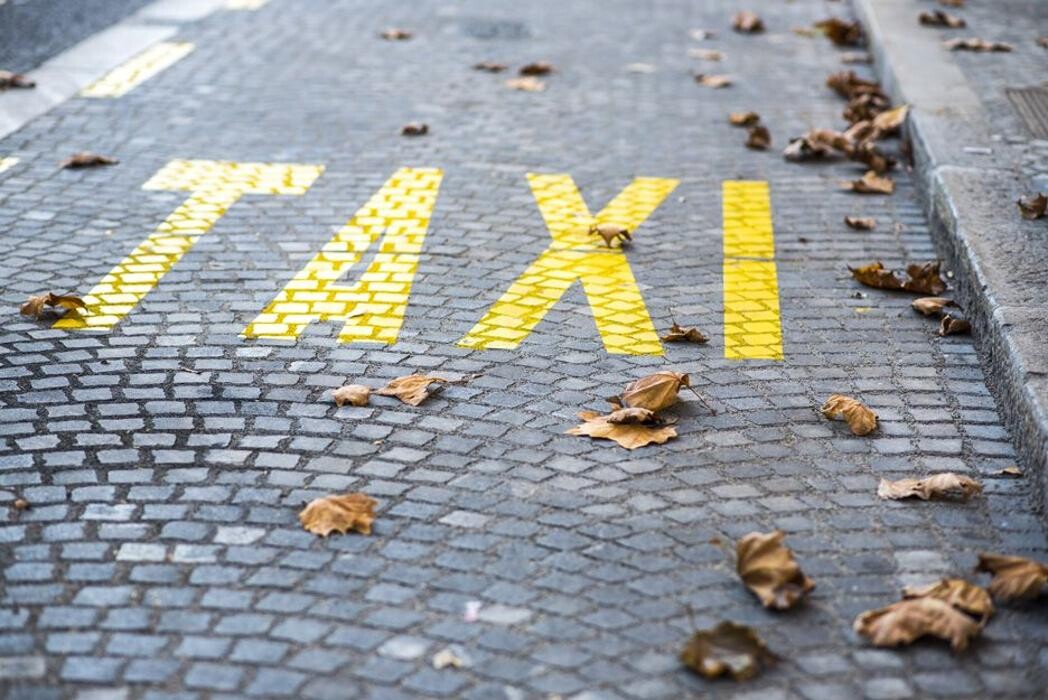 Images TAXI AEROPUERTO VIGO