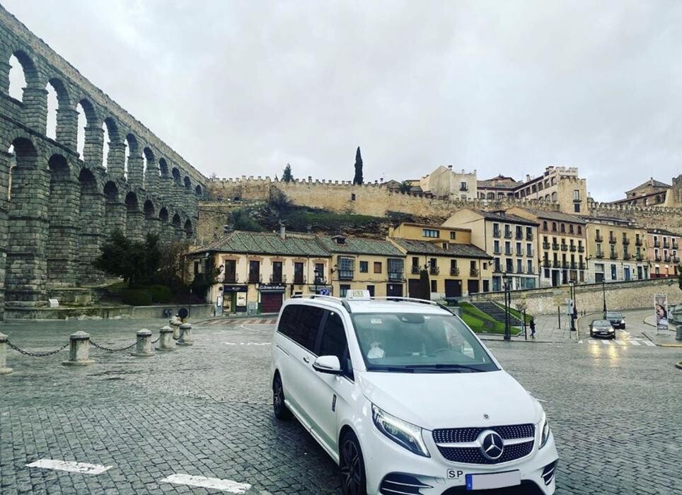 Images TAXI AEROPUERTO VIGO