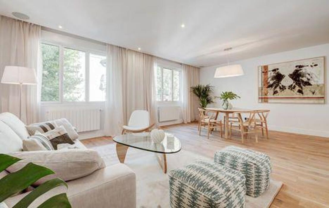 Images Golden Visa Camila Bayon