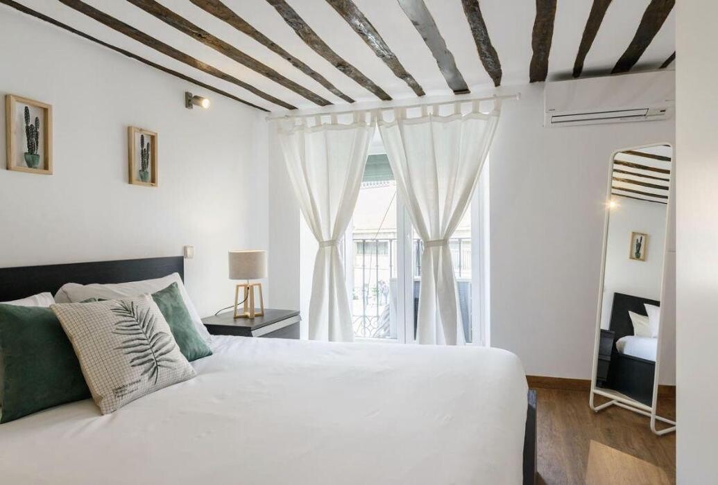 Images Golden Visa Camila Bayon