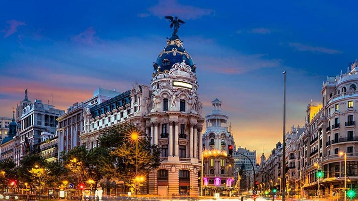 Images Golden Visa Camila Bayon