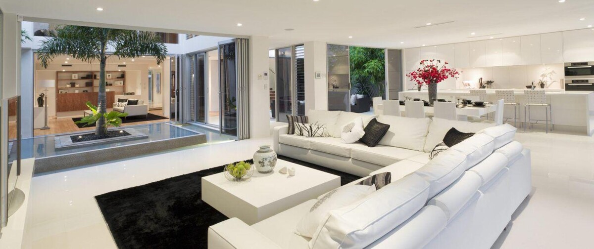 Images Golden Visa Camila Bayon