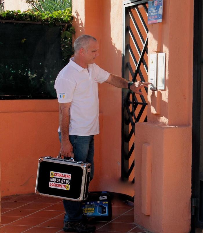 Images Cerrajero Locksmith Marbella 24 Horas